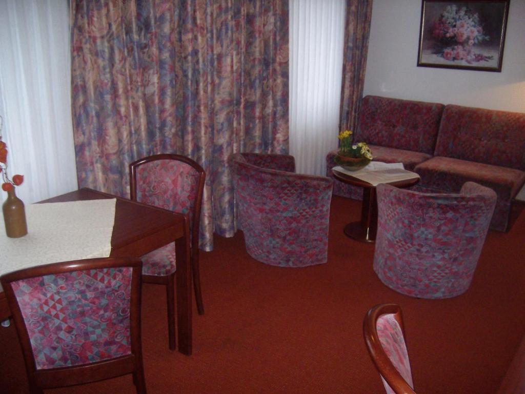 Hotel Am Bahnhof Stendal Habitación foto